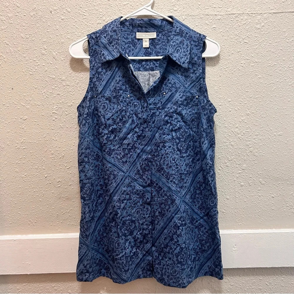 2 for 30โจDana Buchman Sleeveless Button Down Top